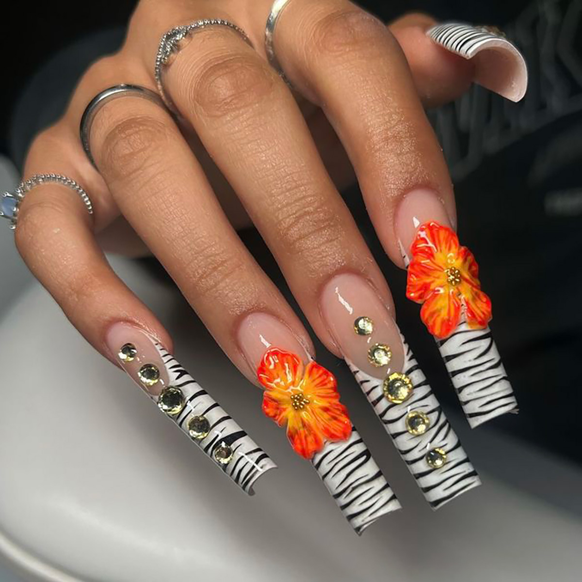 Nail Art Quirky - 24 шт., цветочный пресс на ногтях,